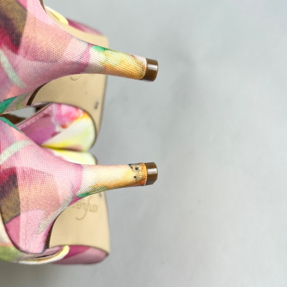 New Alfani Stepnflex Multicolor Flower Canvas Point Toe Heels size 8 - Picture 16 of 16